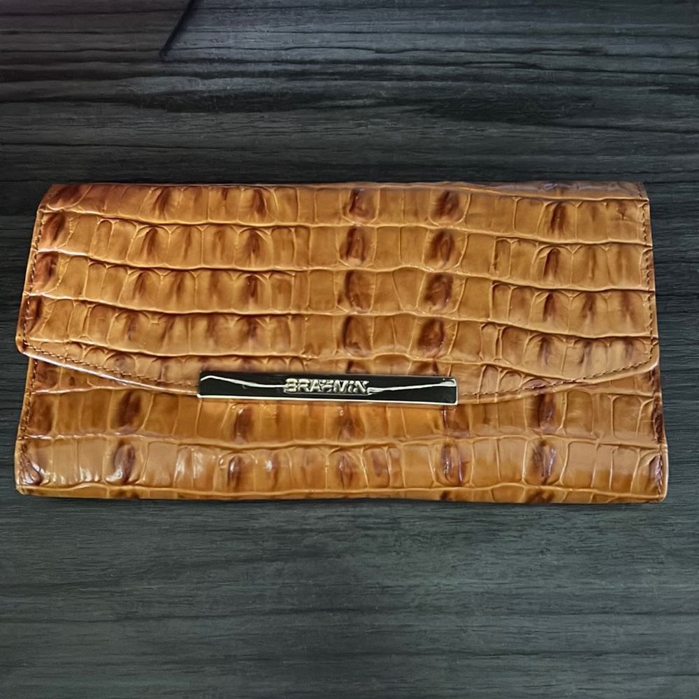 BRAHMIN
Melbourne Collection Crocodile-Embossed Modern Checkbook